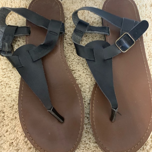 Women’s size 9 sandals - Picture 1 of 3